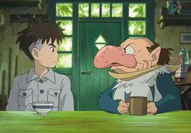 Mahito y la criatura que se oculta bajo la forma de garza en el filme de Miyazaki.
