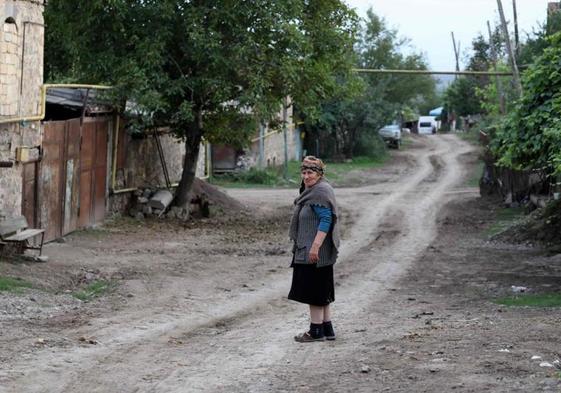 Una mujer armenia en una aldea de Nagorno Karabaj.