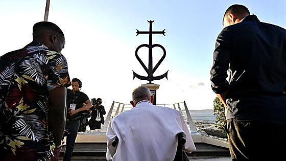 El Papa ve «un deber de humanidad» rescatar a los migrantes que naufragan en el Mediterráneo