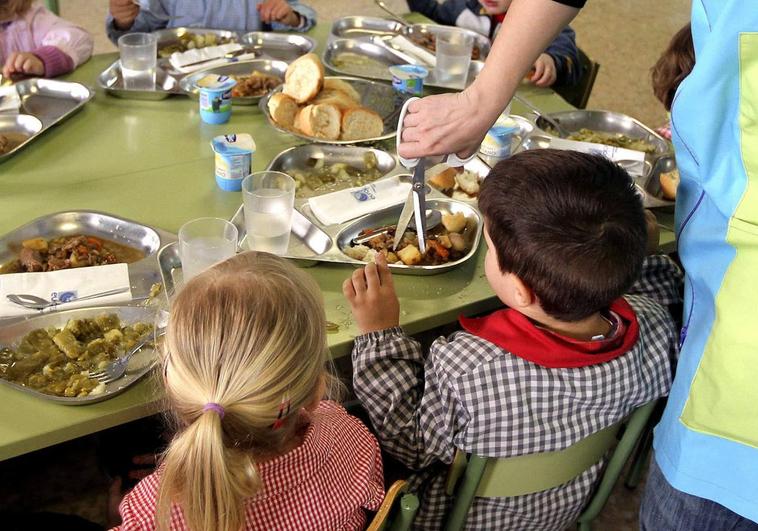 Se elevan a ocho los colegios de La Rioja en los que aparecieron gusanos en el menú escolar