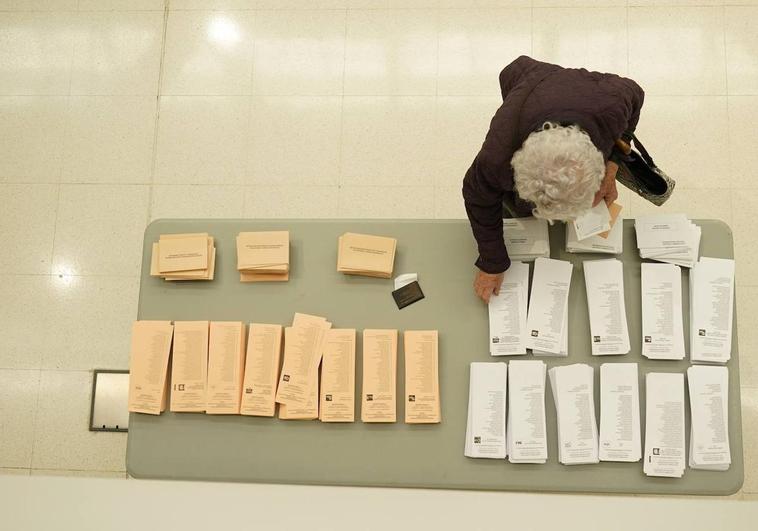 El Gobierno convoca elecciones para el 26 de noviembre en los 44 municipios en los que no se presentaron candidatos el 28M