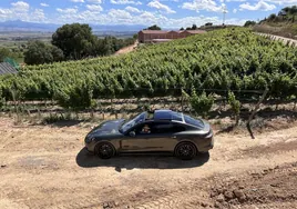 A bordo de un Porsche Panamera 4 E-Hybrid, recorremos una pequeña porción del terreno riojano