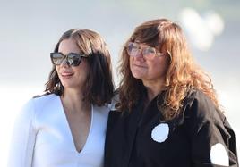 Isabel Coixet junto a Laia Costa, protagonista de 'Un amor', en el Festival de San Sebastián.