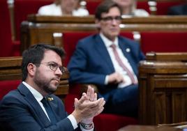 ERC y Junts consuman el órdago: el Parlament aprueba condicionar la investidura de Sánchez al referéndum