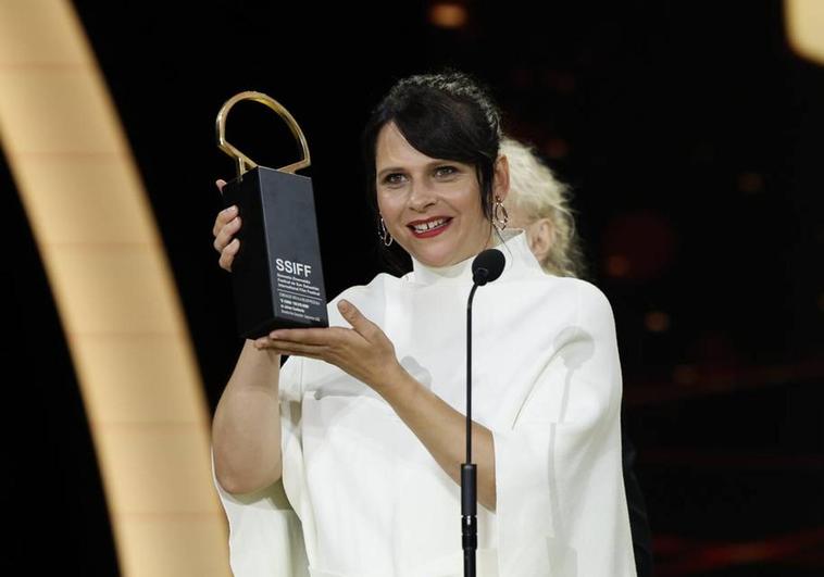 Jaione Camborda hace historia con la primera Concha de Oro para una directora española