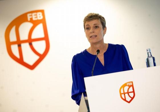 Elisa Aguilar, durante su discurso en la asamblea de la FEF tras ser elegida presidenta.