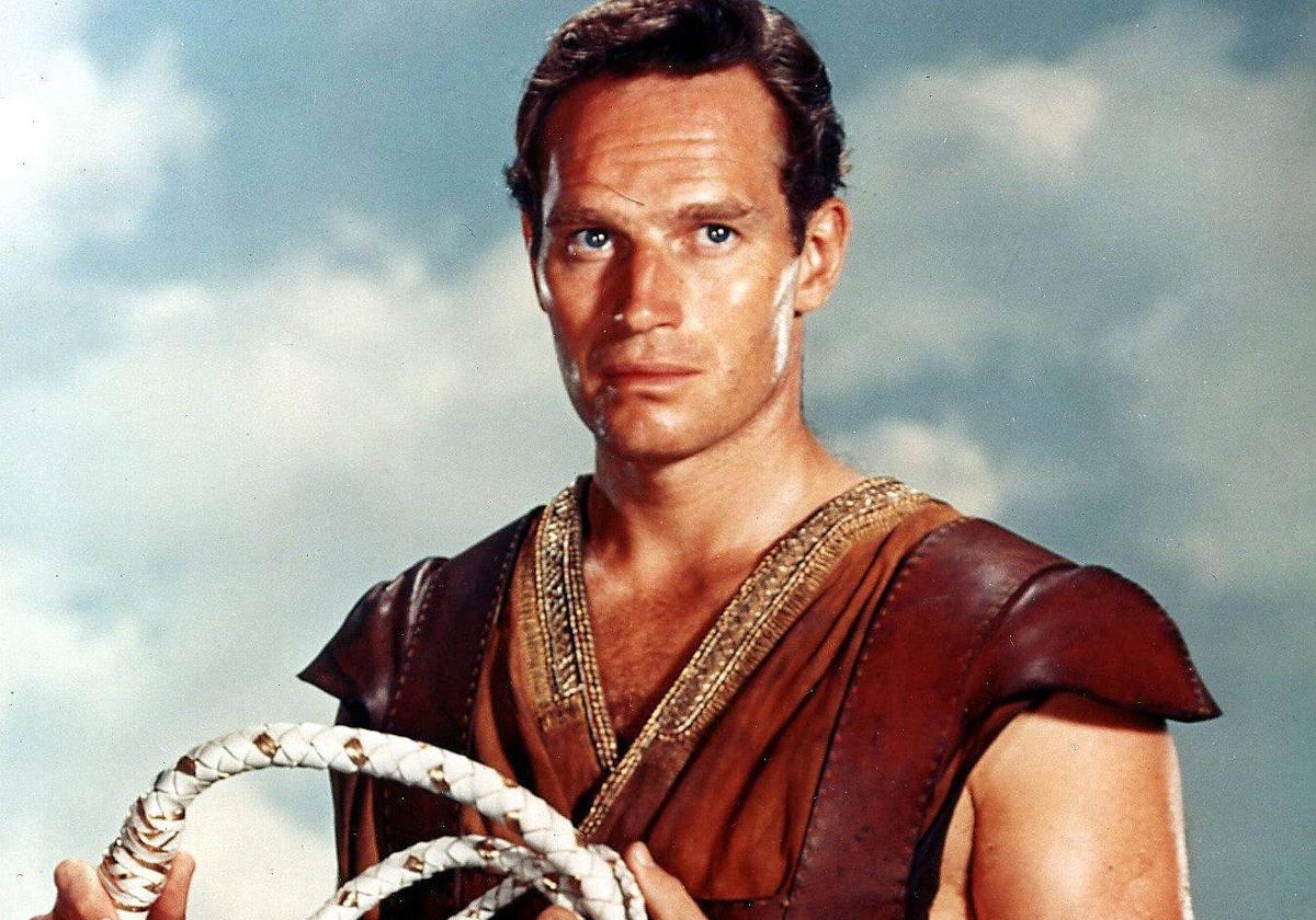 Charlton Heston, caracterizado como Ben-Hur en la película homónima.