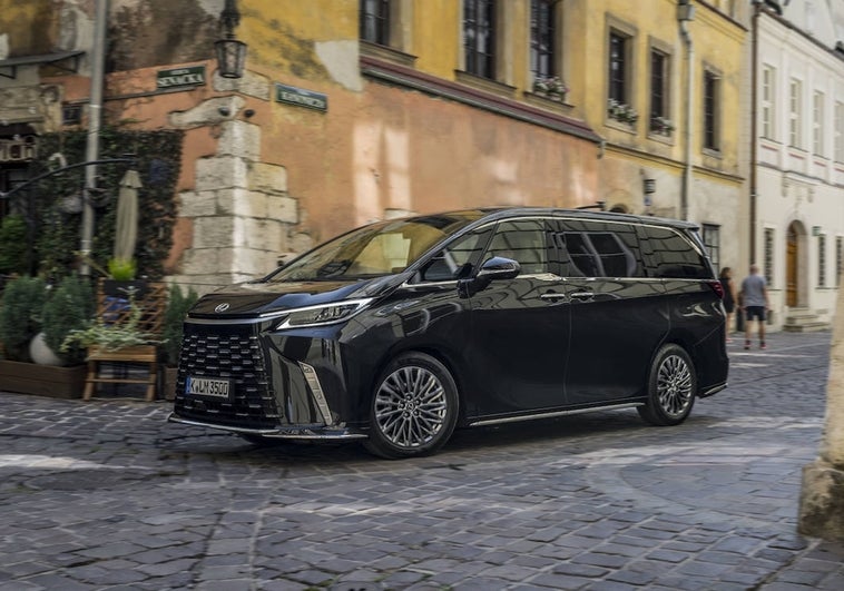 Lexus LM: la máxima expresión del lujo asiático