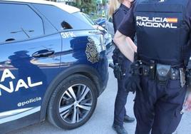 Una niña de 8 años llama a la Policía al presenciar una paliza a su madre en Málaga