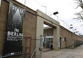 Antigua prisión del Ministerio de Seguridad del Estado (MfS) de Alemania Oriental, conocida como Stasi, en Hohenschoenhausen, Berlín.
