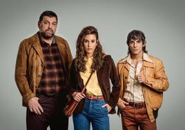 Hovik Keuchkerian, María Pedraza y Miguel Herrán, en una imagen promocional de 'Asalto al Banco Central'