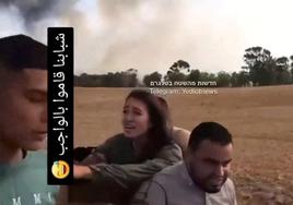 Noa Argamani en el momento en el que suplica por su vida, en un vídeo publicado por militantes de Hamás.