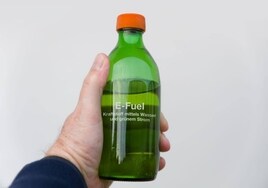 Botella de combustible sintético