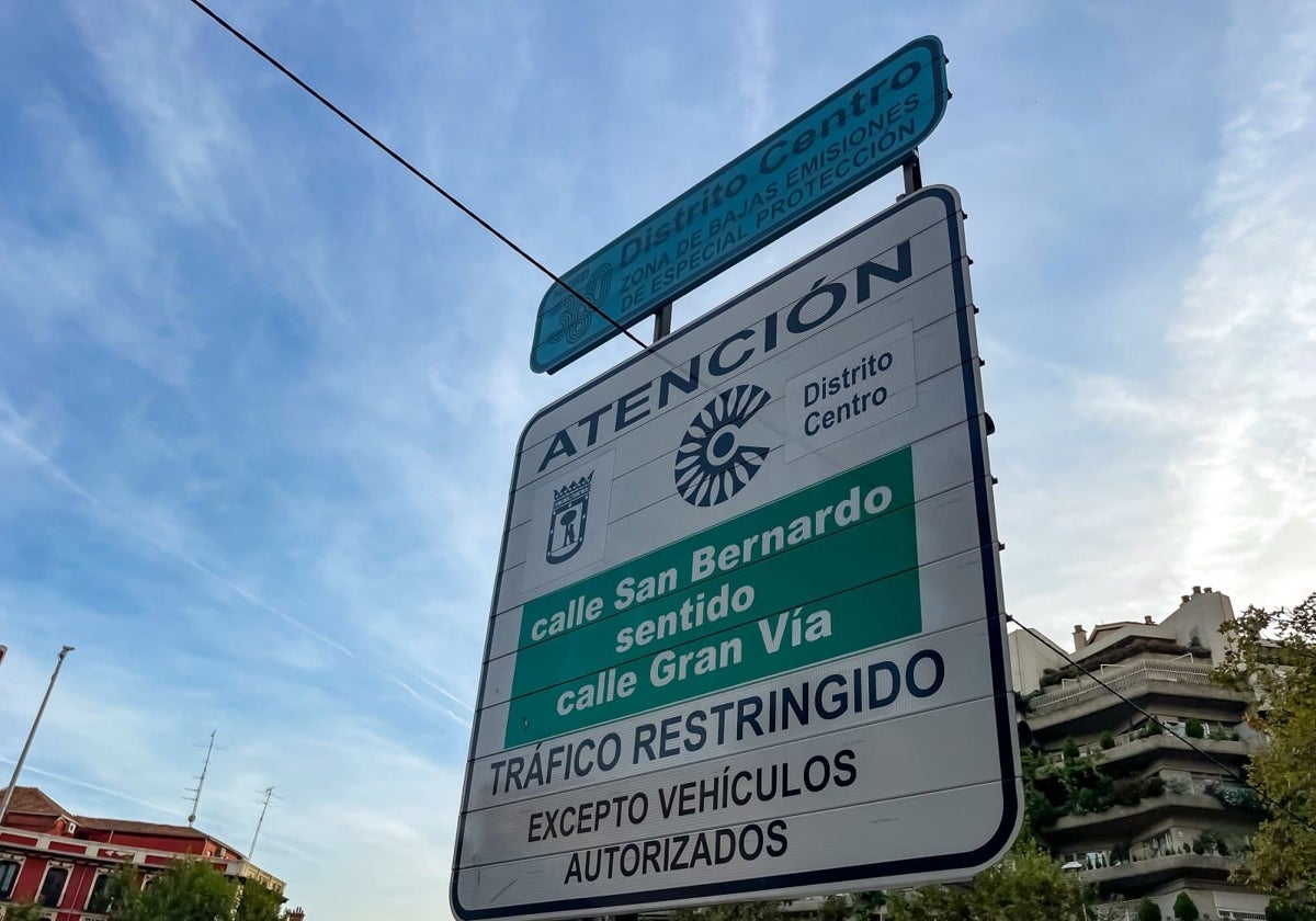 Señalización de la ZBE del distrito centro en Madrid.