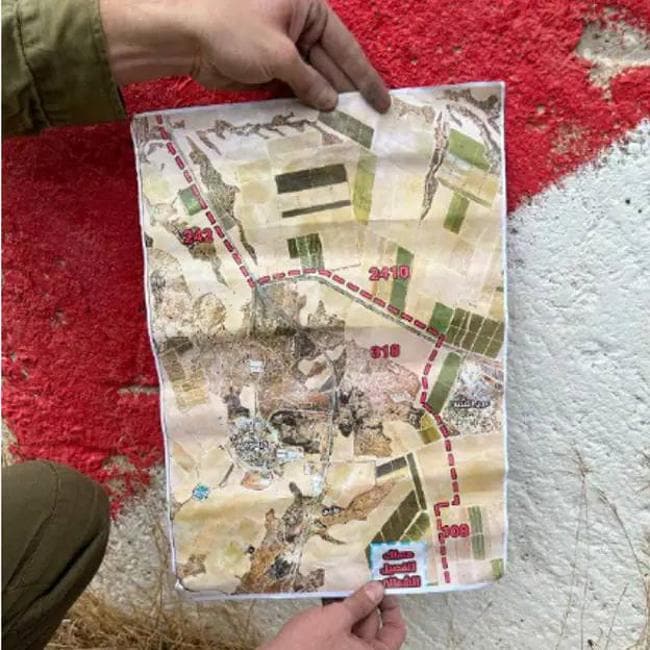 Mapa hallado entre los cadáveres de los terroristasmapas que los guiaban a sus áreas de operación