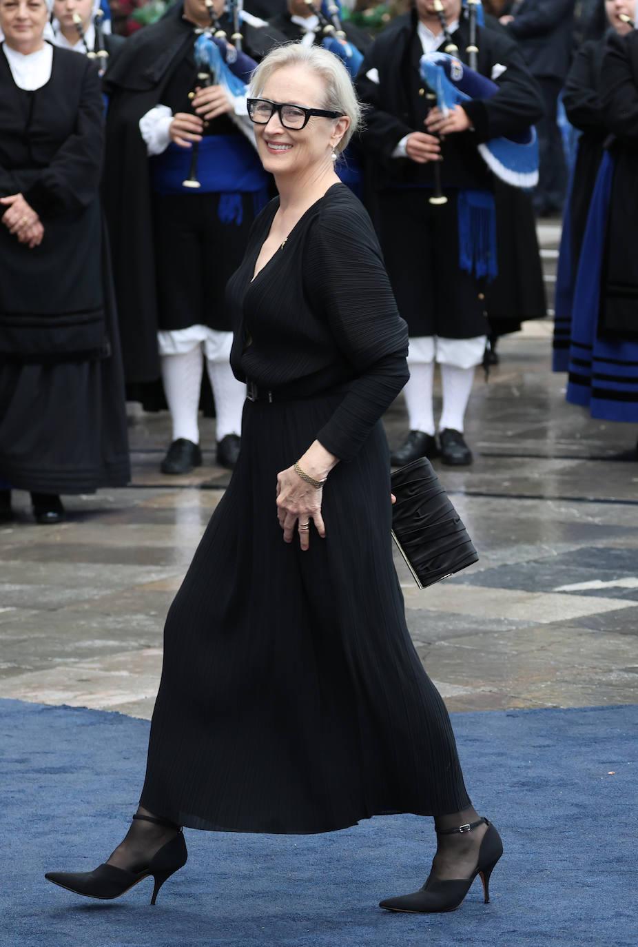 Meryl Streep llega entra la música de los gaiteiros a la ceremonia.