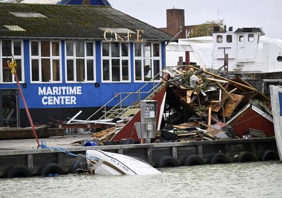 La tormenta provocó numerosos destrozos en las costas británicas.