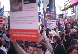 Varios miles de personas se manifestaron la tarde del pasado viernes en Nueva York en favor de Israel.