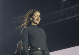 Rosalía, durante un concierto.