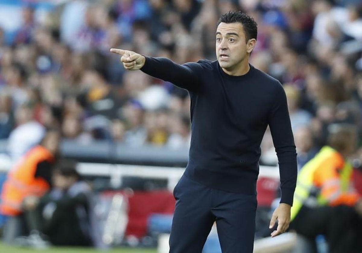 Xavi Hernández durante el clásico.