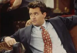 Matthew Perry intrepreta a Chandler.