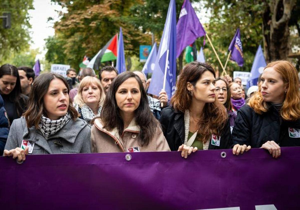 Las dirigentes de Podemos Irene Montero, Ione Belarra, Isa Serra y Lilith Verstrynge.