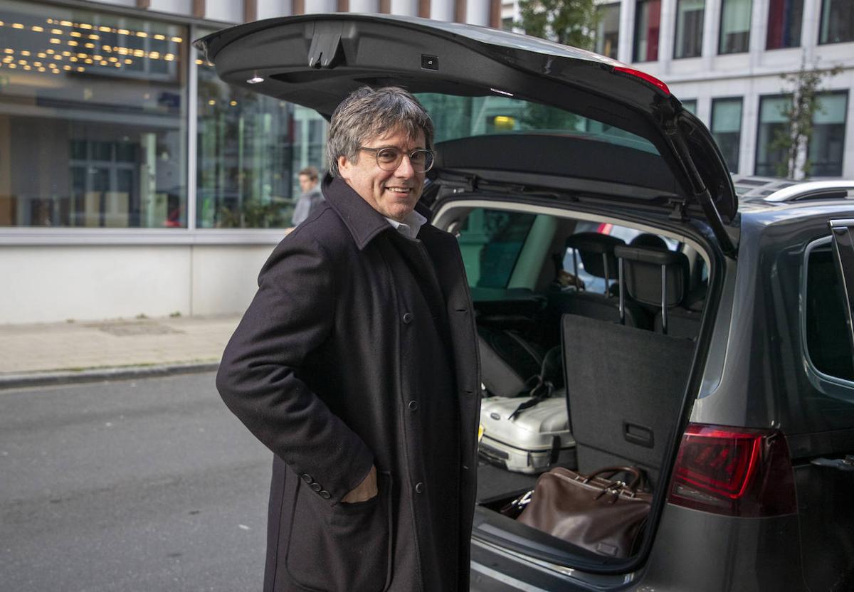 Puigdemont, tras su reunión con el número tres socialista Santos Cerdán.