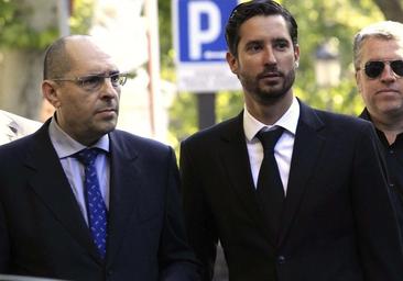 El hijo de Conde Pumpido queda en libertad tras ser detenido por una agresión sexual en grupo