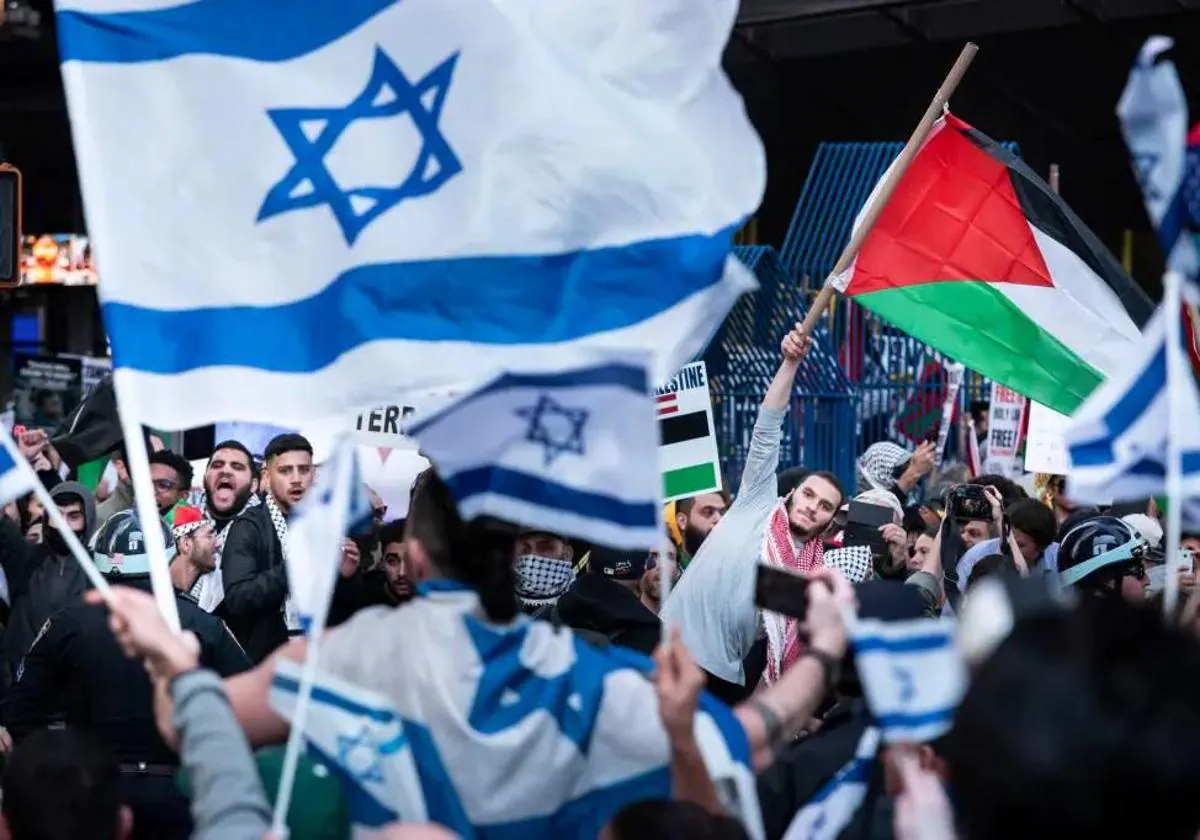 Cientos de personas protestan a favor y en contra de Israel por su respuesta militar ante el ataque de Hamás