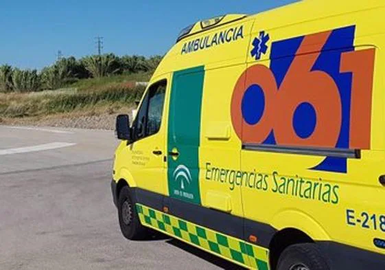 Una ambulancia del servicio de emergencias sanitarias andaluz.