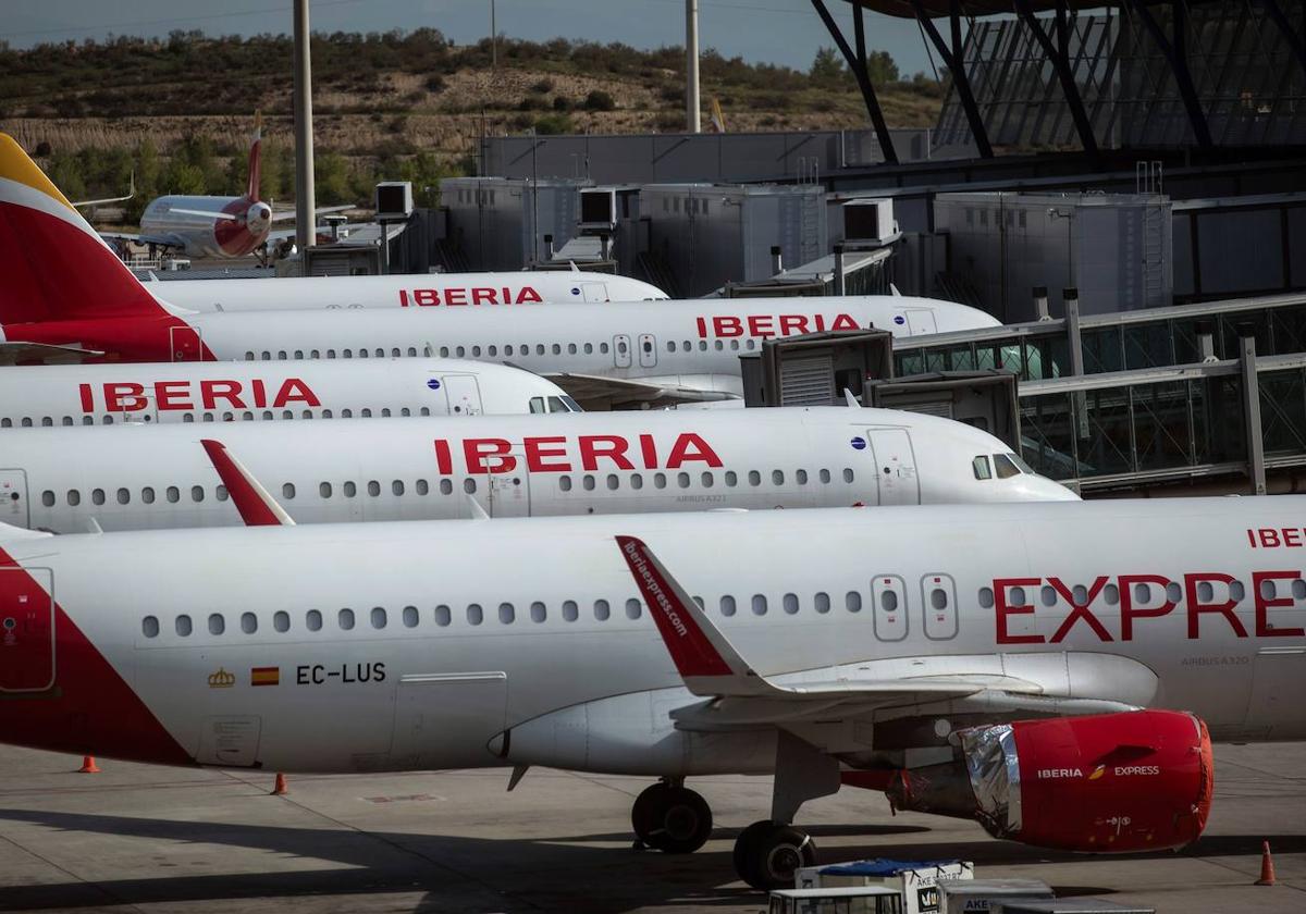 Aviones en el aeropouerto de Barajas en Madrid.