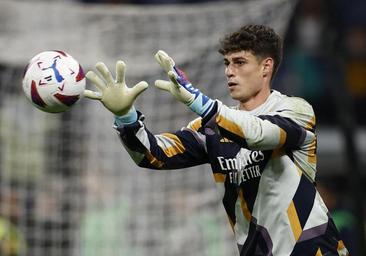 Ancelotti y De la Fuente pierden a Kepa por una lesión muscular