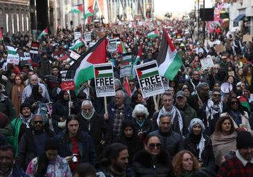 Una multitud pide en Londres «paz» para Gaza