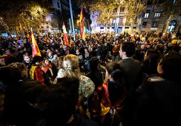 EL ESPAÑOL en LinkedIn: La protesta de Ferraz se llena de muñecas hinchables  contra el PSOE por…