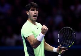 Carlos Alcaraz celebra un punto ante Rublev.