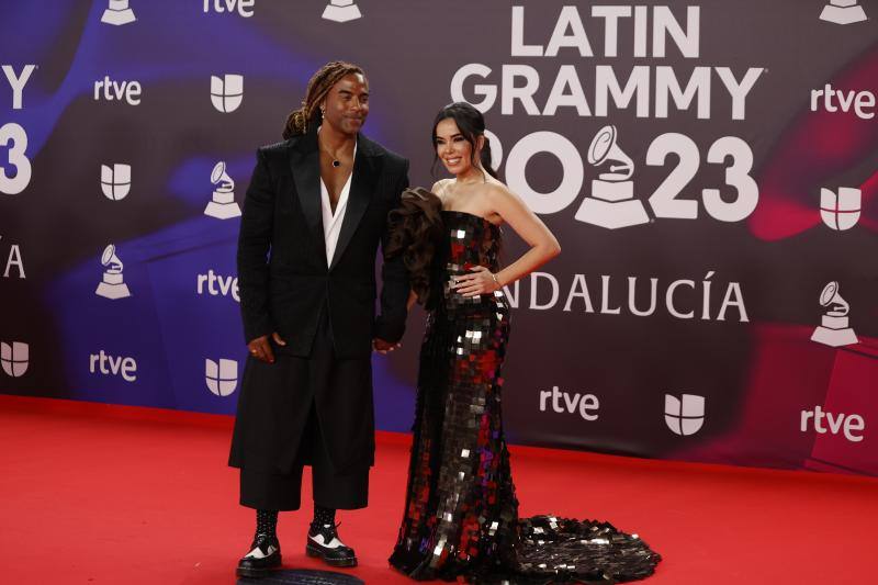 El cantante y actor cubano Yotuel Romero y su mujer, la cantante y actriz española Beatriz Luengo.