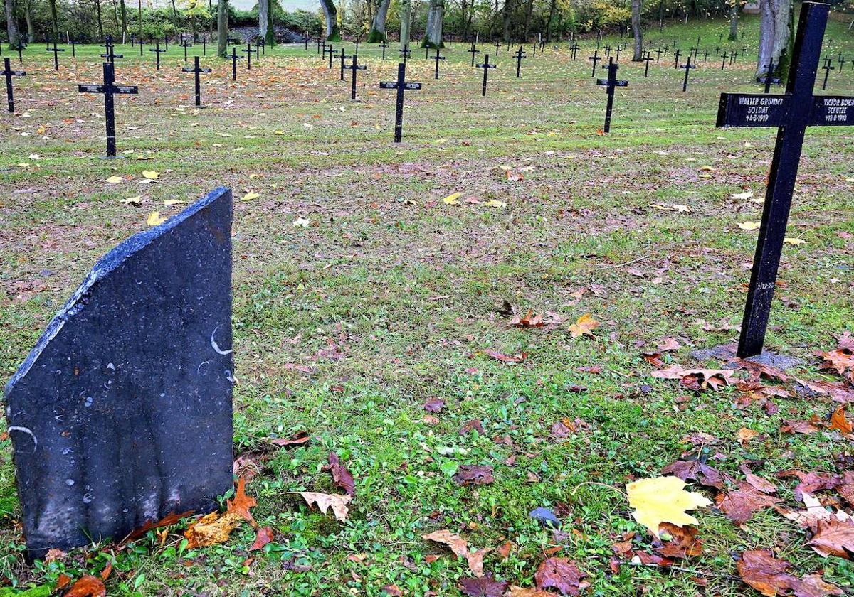 Varias tumbas judías vandalizadas en el cementerio militar alemán de Moulin-Sous-Touvent.