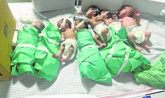 Una evacuación milagrosa salva a 31 bebés de la zona cero de la guerra