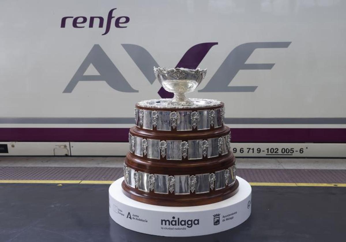 El trofeo de la Copa Davis, cuya final a ocho se disputa en Málaga.