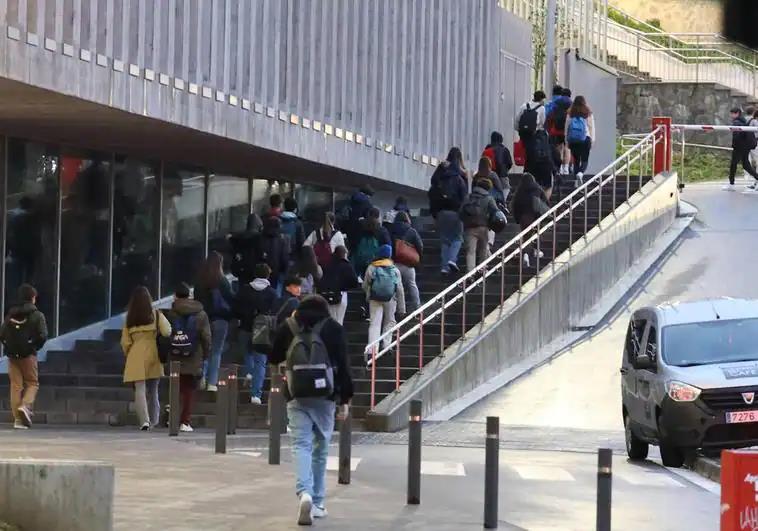 El colegio de Donostia Aldapeta Maria Ikastetxea, este miércoles a primera hora.