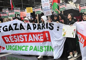 Los familiares de los rehenes franceses piden en París «la liberación de todos los cautivos»