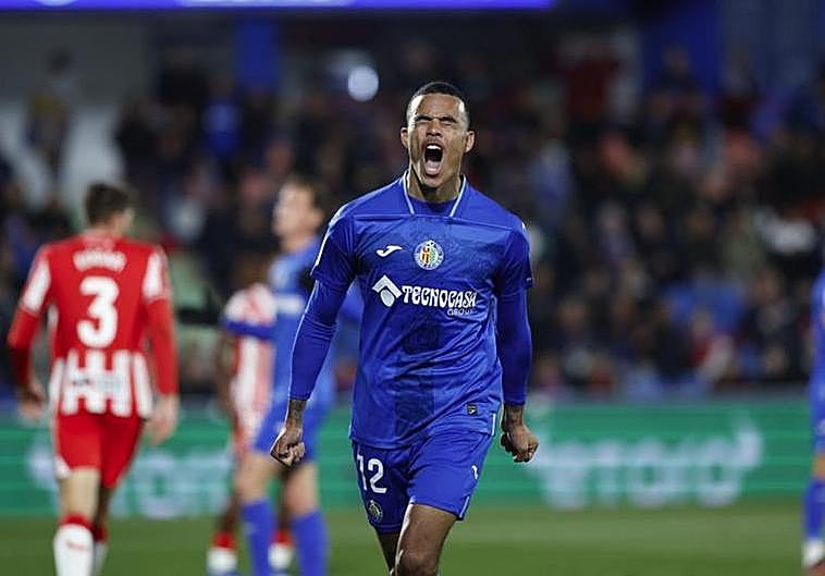 Un estelar Greenwood agudiza la crisis del Almería