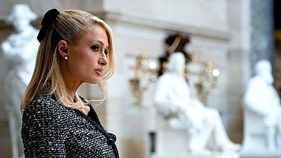 Paris Hilton vuelve a ser madre por gestación subrogada