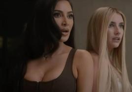 Kim Kardashian y Emma Roberts en 'American Horror Story: Delicate'