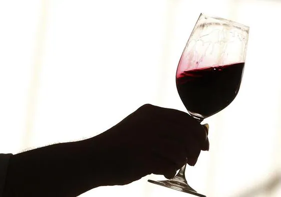 Una sola copa de vino me da dolor de cabeza: la ciencia sabe ya por qué