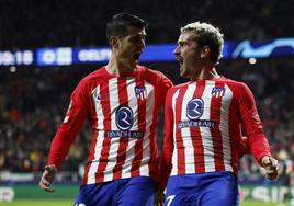 Griezmann y Morata celebran un gol con el Atletico de Madrid.