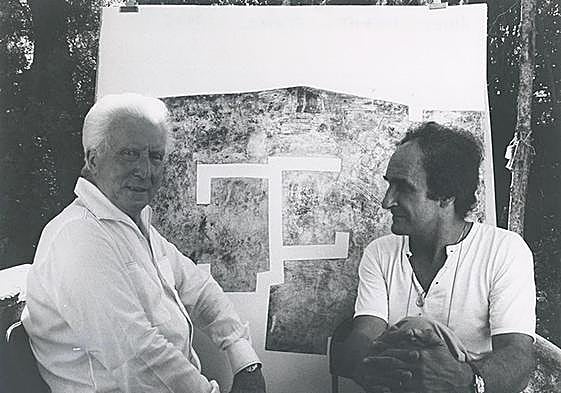 Aimé Maeght y Eduardo ChilldaAimé Maeght y Eduardo Chillida en Saint-Paul-de-Vence, 1976.