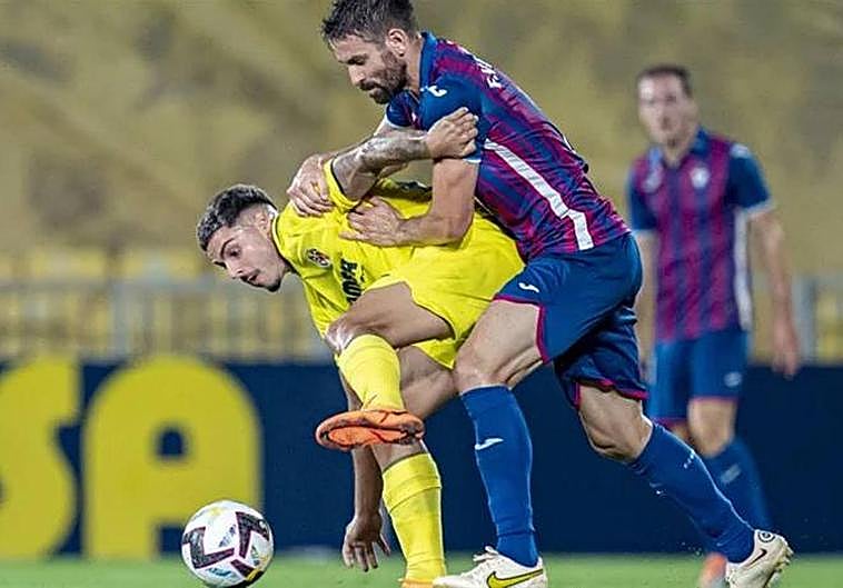 El Villarreal B enfría las ganas de ascender del Eibar