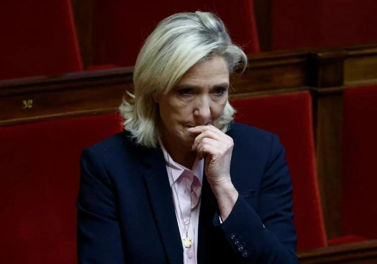 Marine Le Pen Y Su Padre Serán Juzgados Por El Escándalo De Los Empleos Ficticios En La