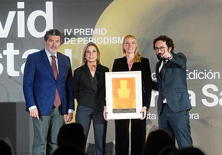 Julián Quiros, la premiada Karina Sainz, Borgo, Romina Caponnetto y Joaquín Manso.